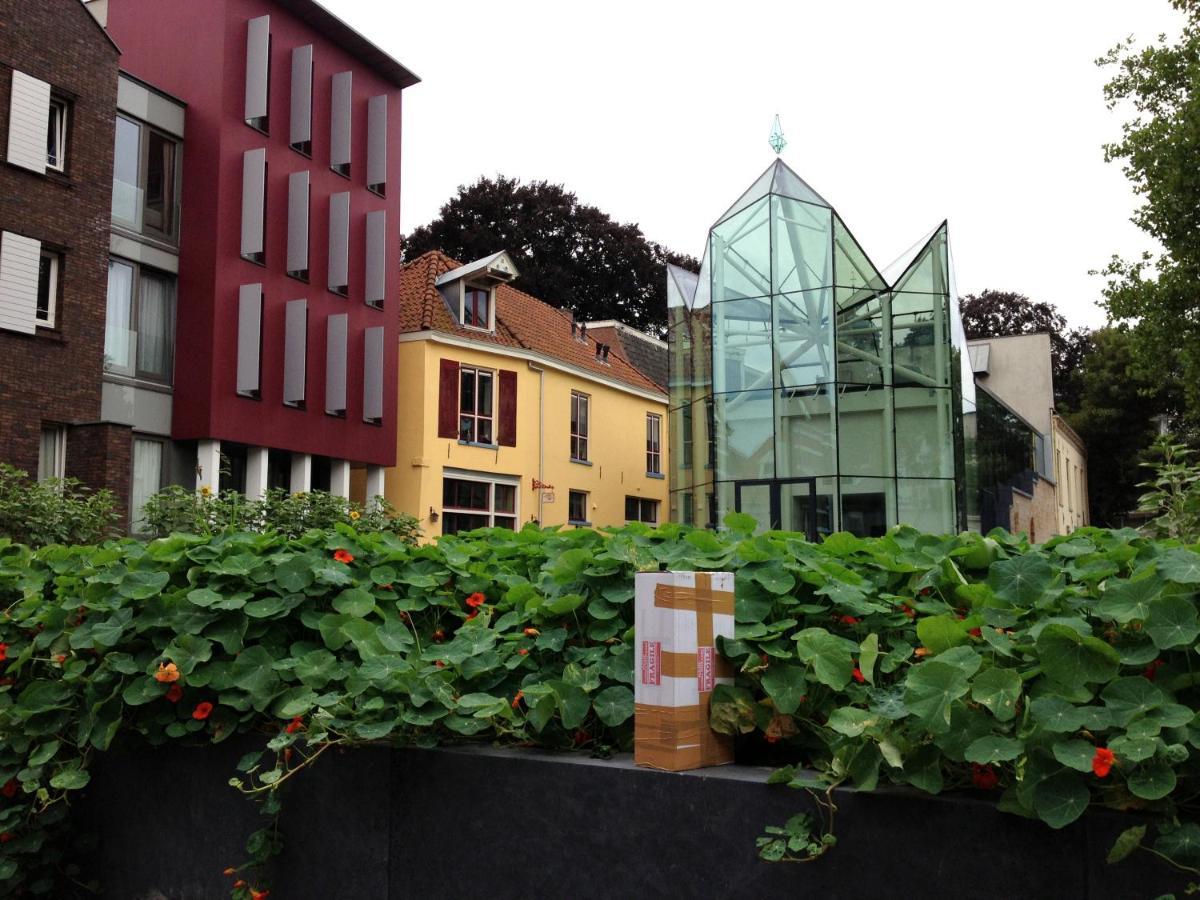 Hanzestadslogement De Leeuw, In Het Centrum, Met Een Binnenplaats, Kamers Met Badkamer En Toilet En Een Keukentje Deventer Exterior foto